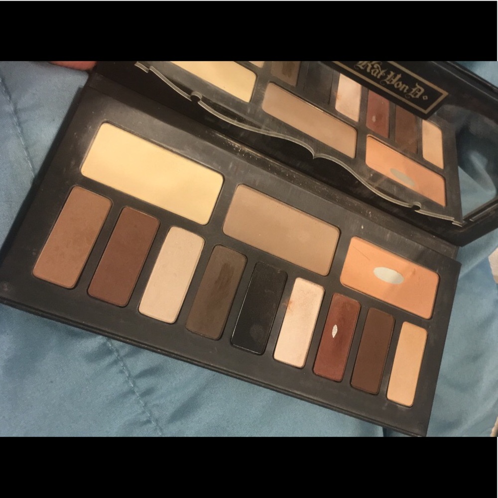 Kat Von D - Shade & Light Eyeshadow Palette!